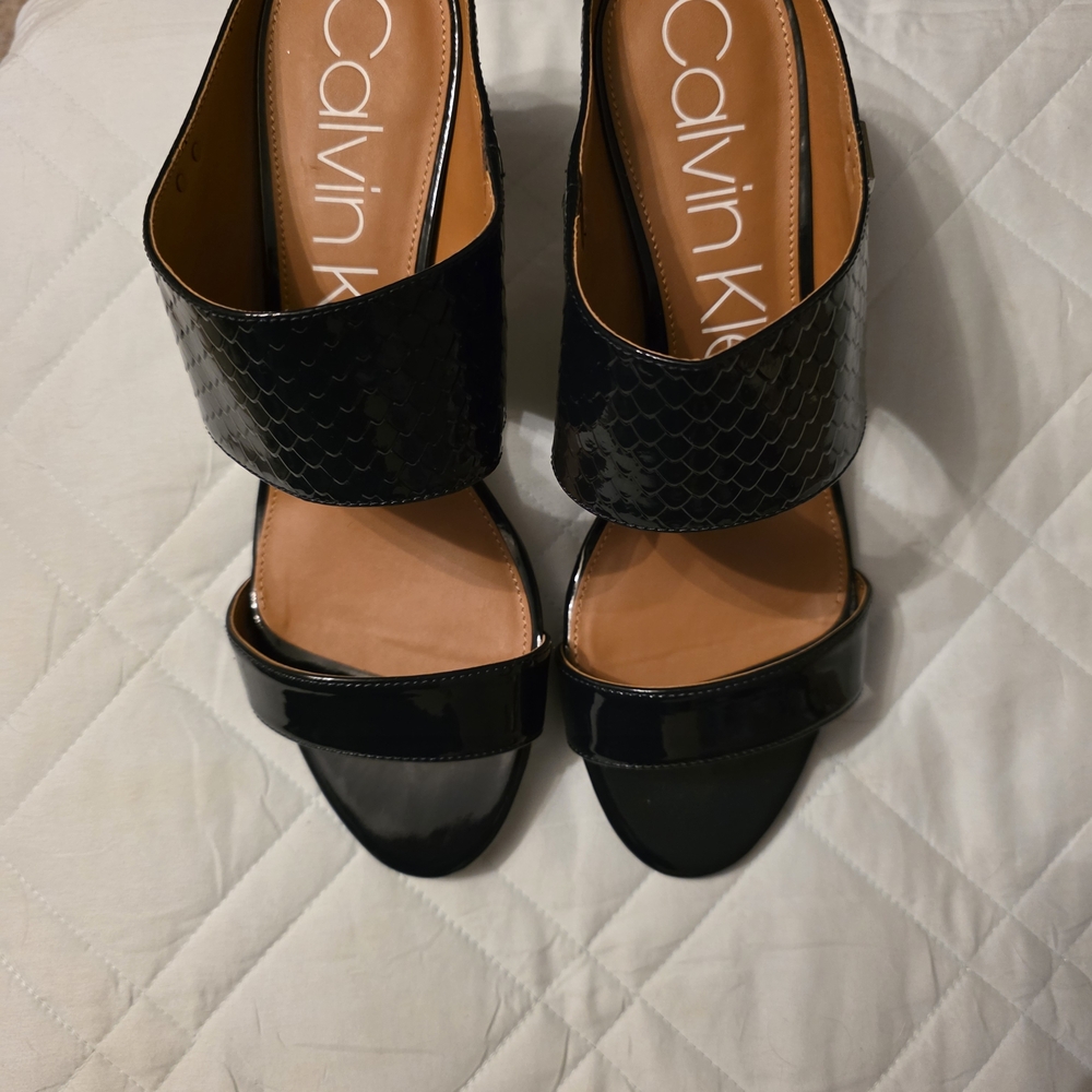 Calvin Klein  Womans Cecily Dress Sandals